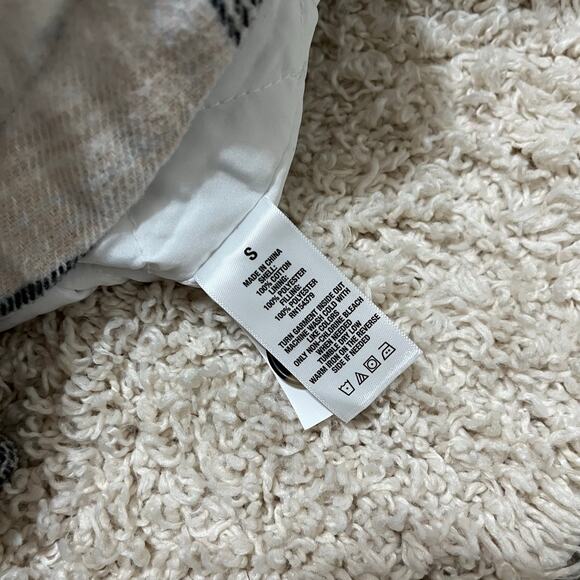 Aeropostale Size Small Oversized Cream Black Plaid Button Front Shacket Jacket - Picture 5 of 6